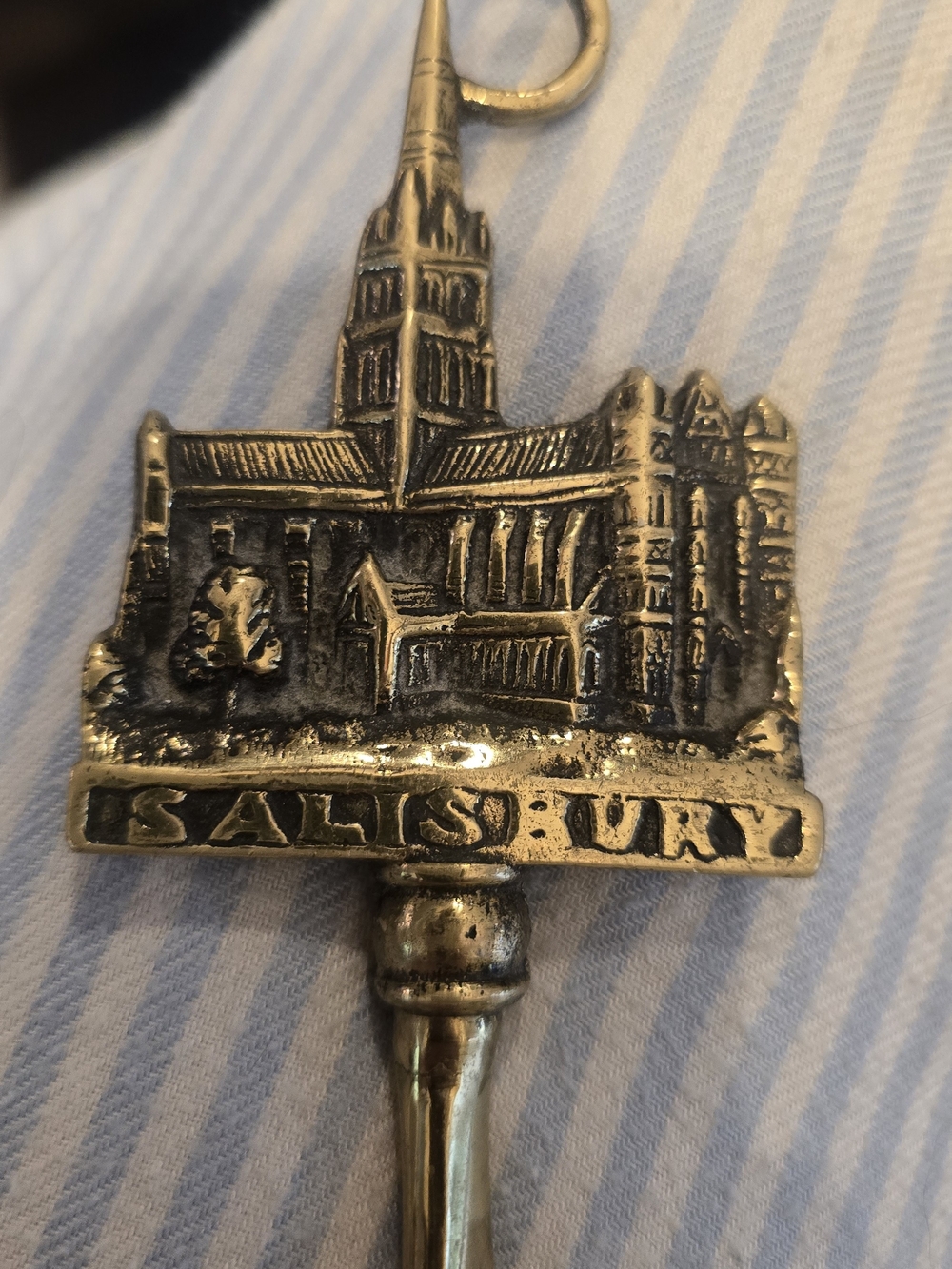 VINTAGE Salisbury Cathedral Brass Shoe horn - Brass Finish